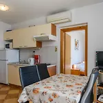 Διαμέρισμα Family-friendly With Swimming Pool - 16509 *