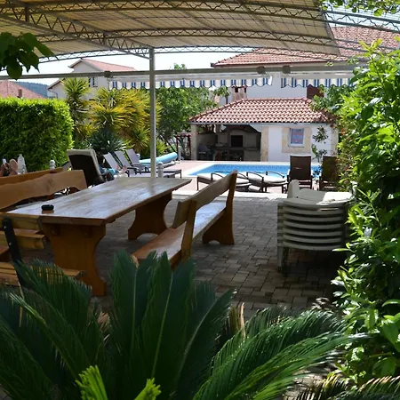 Family-friendly With Swimming Pool - 16509 Διαμέρισμα Τρογκίρ