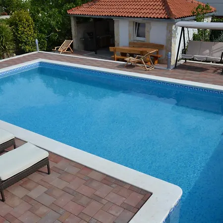 Διαμέρισμα Family-friendly With Swimming Pool - 16509 Τρογκίρ