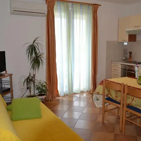 아파트 Family-friendly With Swimming Pool - 16509